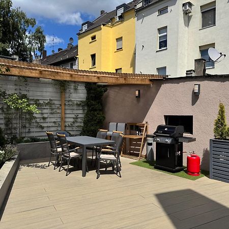 Huge Apartment With Sauna And Free Parking ドゥイスブルグ エクステリア 写真