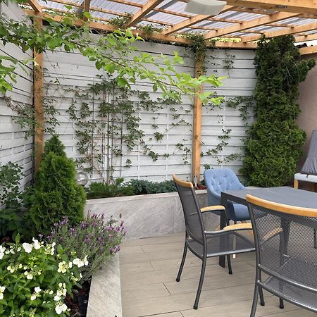 Huge Apartment With Sauna And Free Parking ドゥイスブルグ エクステリア 写真