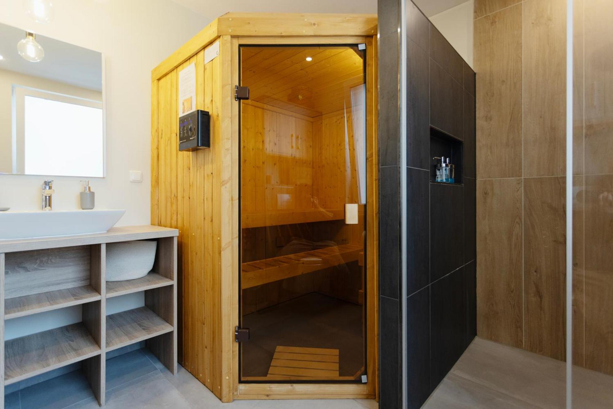Huge Apartment With Sauna And Free Parking ドゥイスブルグ エクステリア 写真