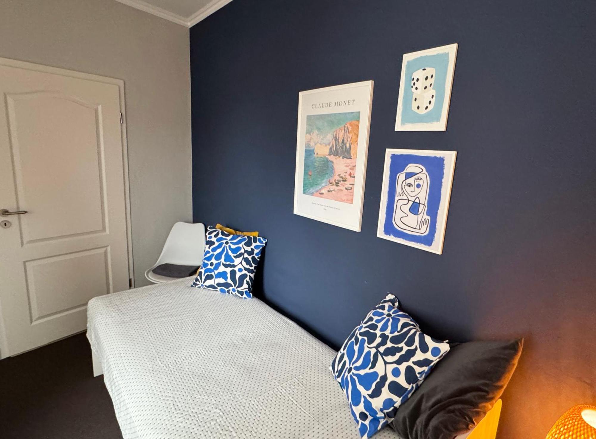 Huge Apartment With Sauna And Free Parking ドゥイスブルグ エクステリア 写真