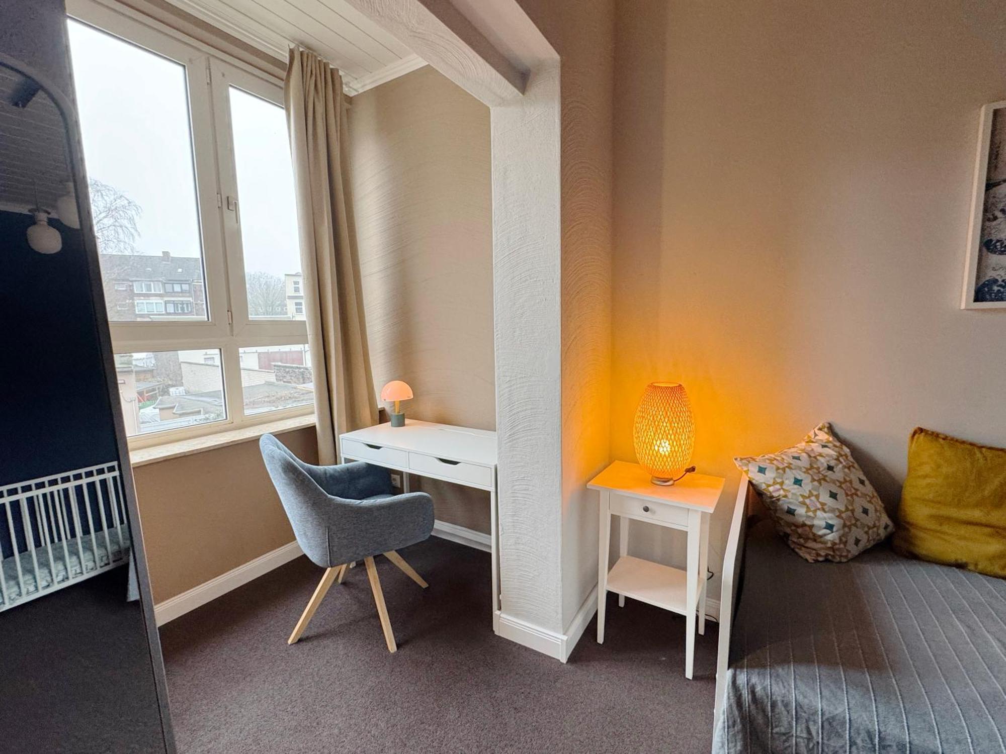 Huge Apartment With Sauna And Free Parking ドゥイスブルグ エクステリア 写真